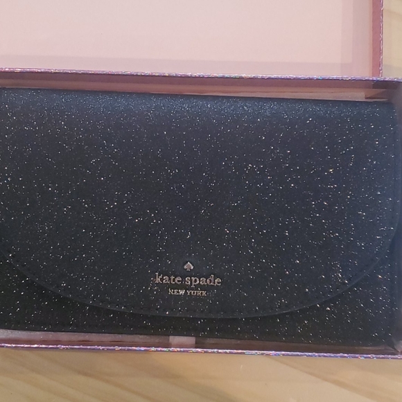Kate Spade wristlet Joeley - Picture 2 of 5